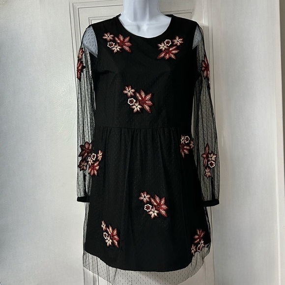 Zara lace embroidered dress small - Picture 1 of 9
